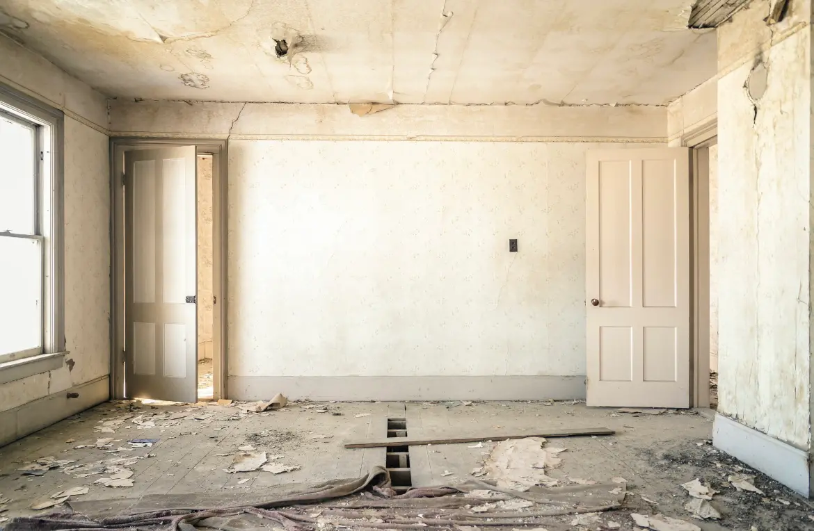 Waste disposal crew managing a cleanout project in Bradley